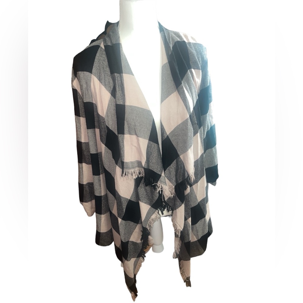 Maurice’s size large shrug